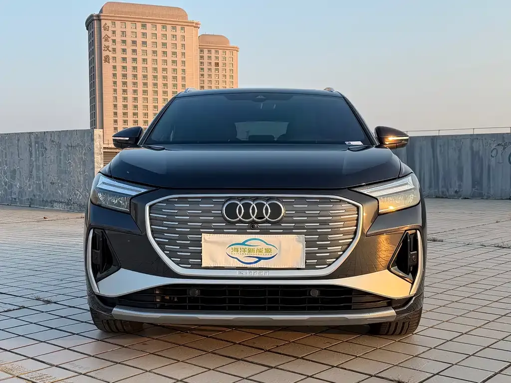 Audi Q4 e-tron — фото 9