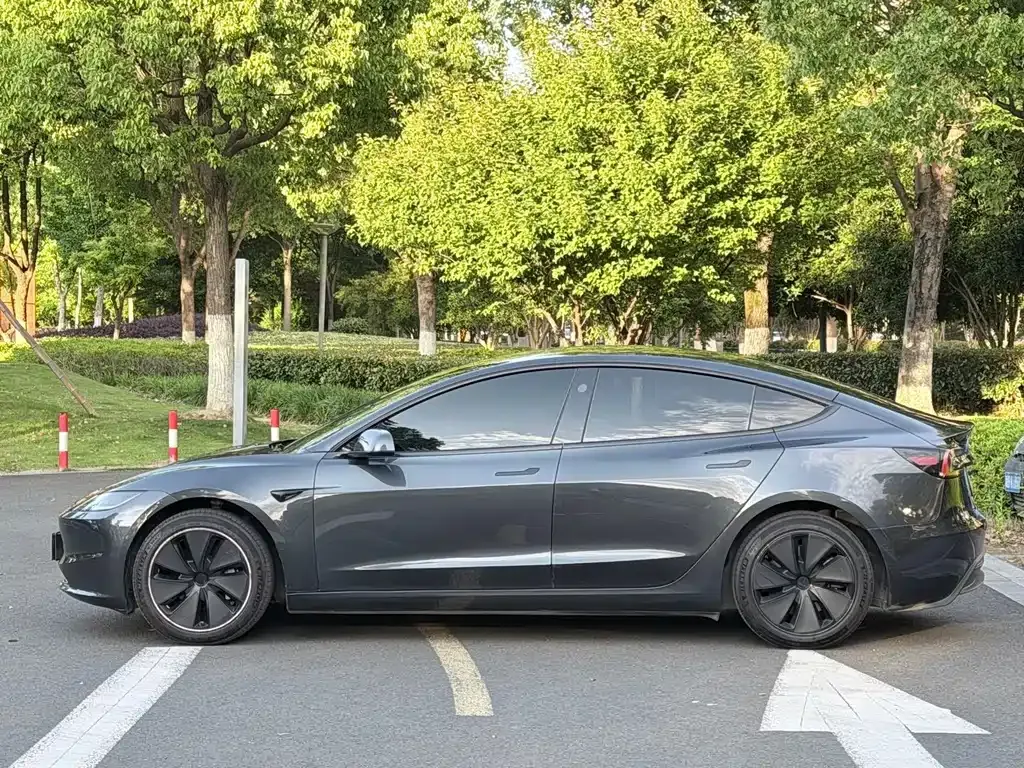 Tesla Model 3 — фото 8