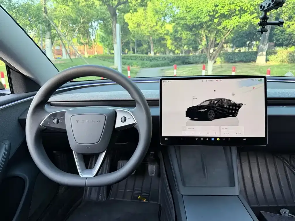 Tesla Model 3 — фото 9