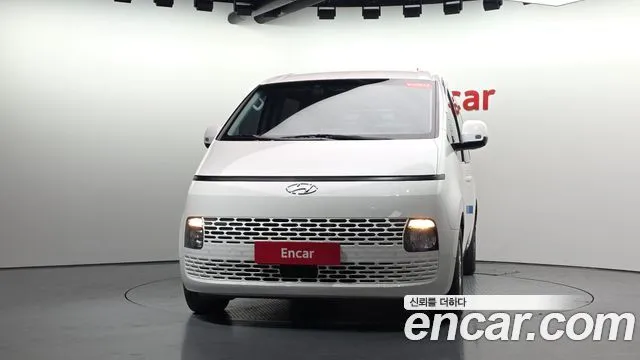 Hyundai Staria — фото 2