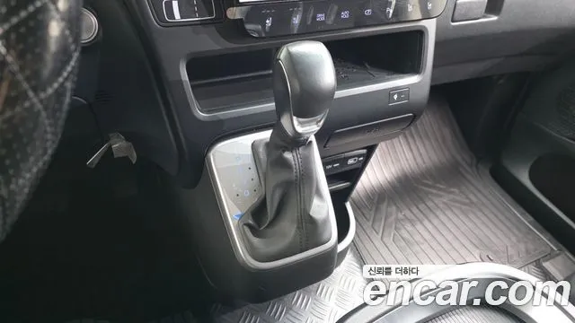 Hyundai Staria — фото 6