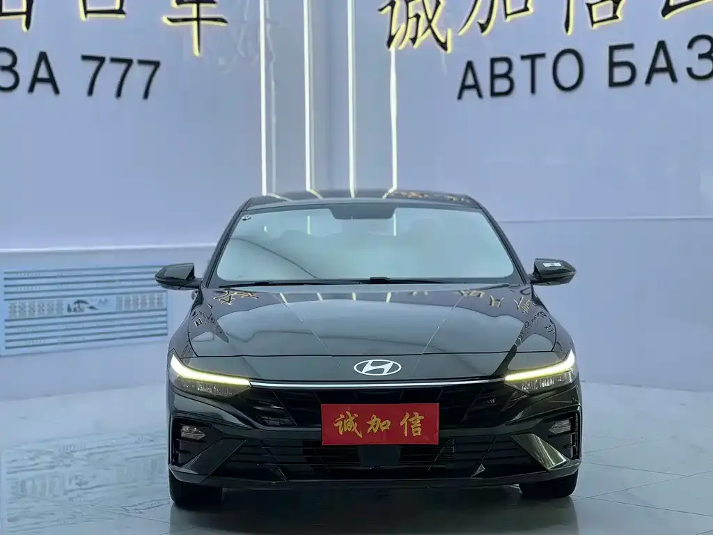 Hyundai Elantra — фото 3