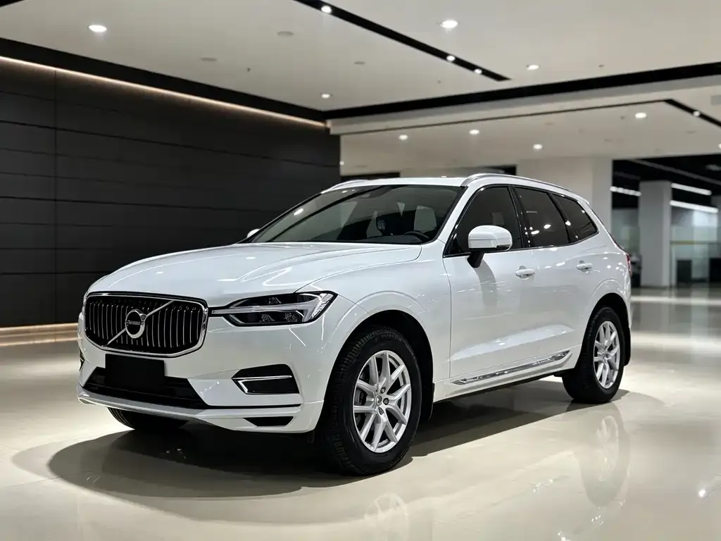 Volvo XC60 — фото 1