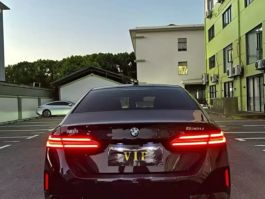 BMW 5 Series — фото 2