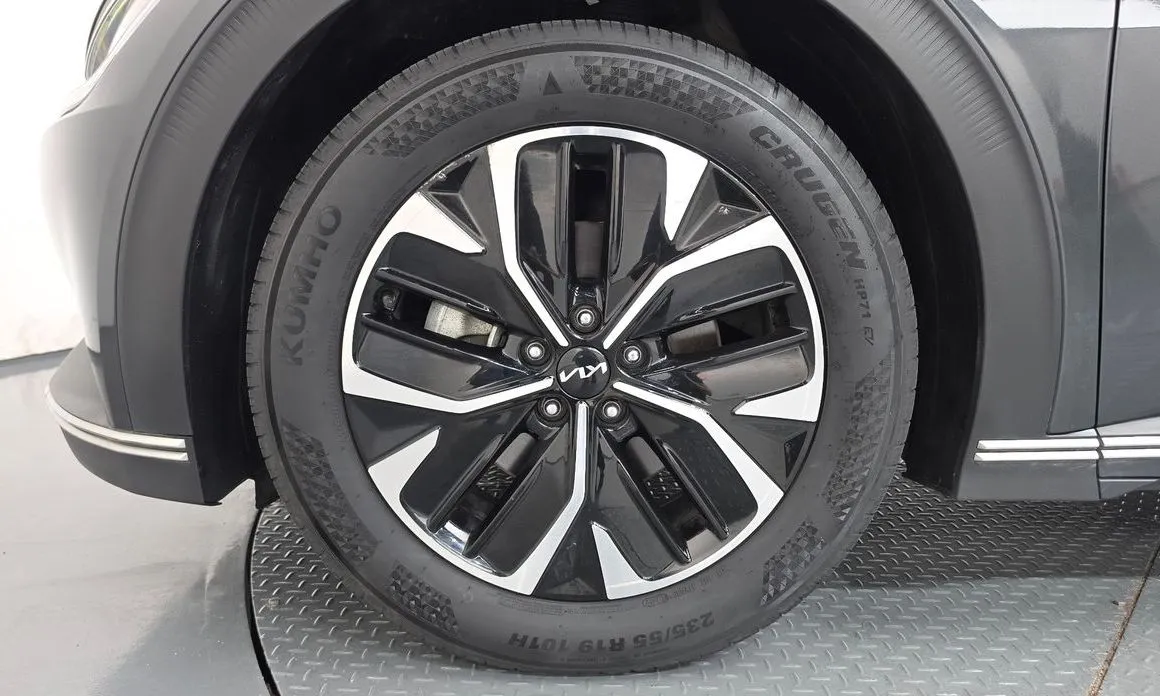 Kia EV6 — фото 9