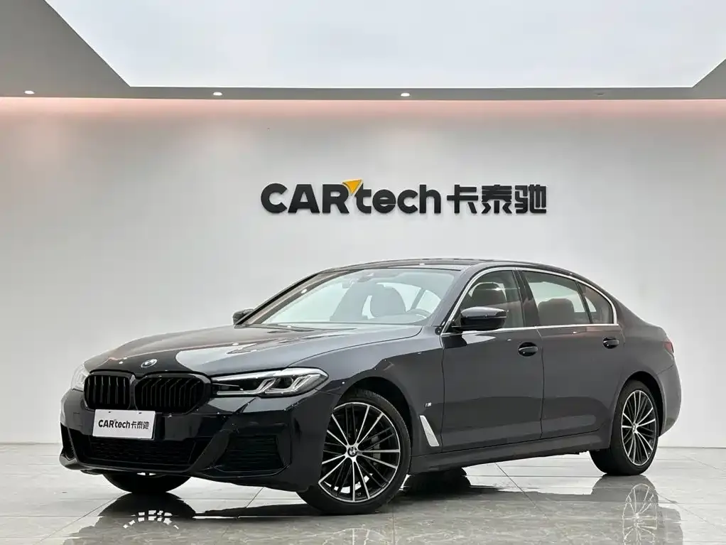 BMW 5 Series — фото 1