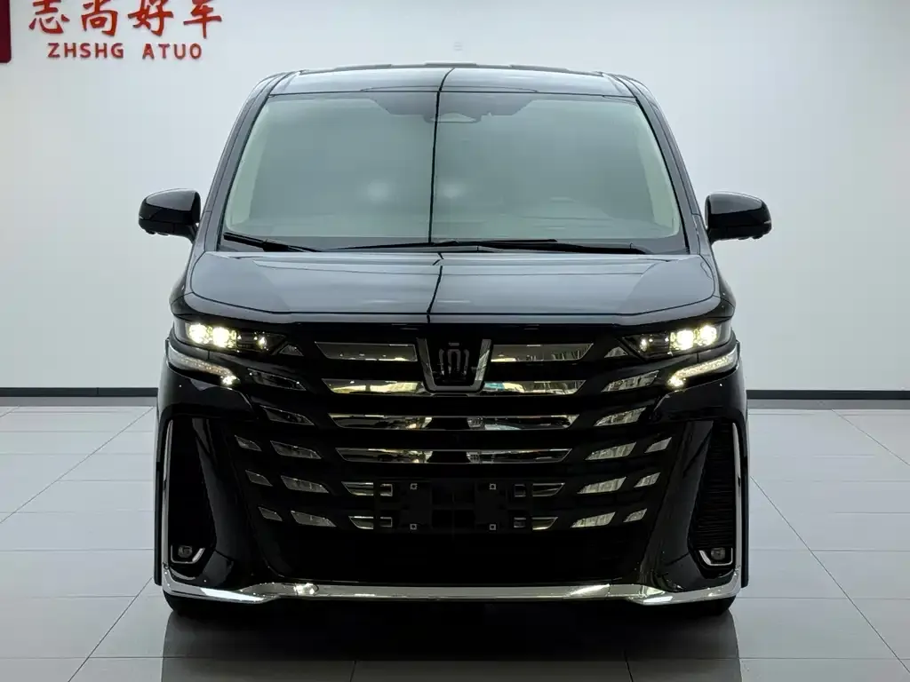 Toyota Vellfire — фото 10