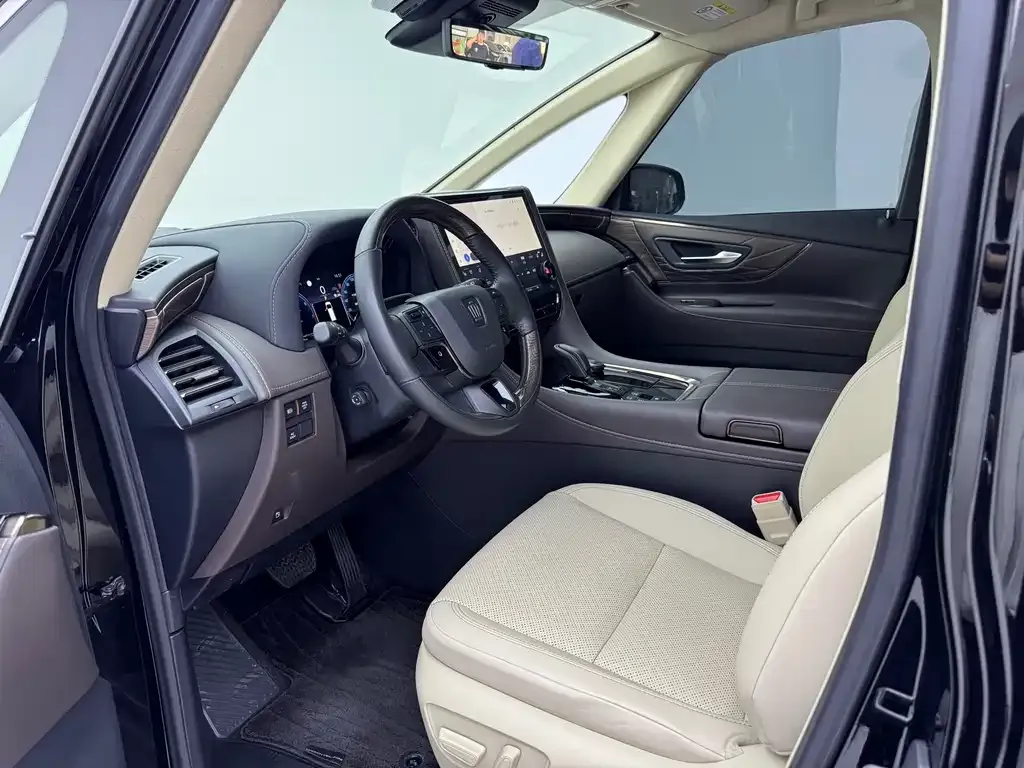 Toyota Vellfire — фото 9