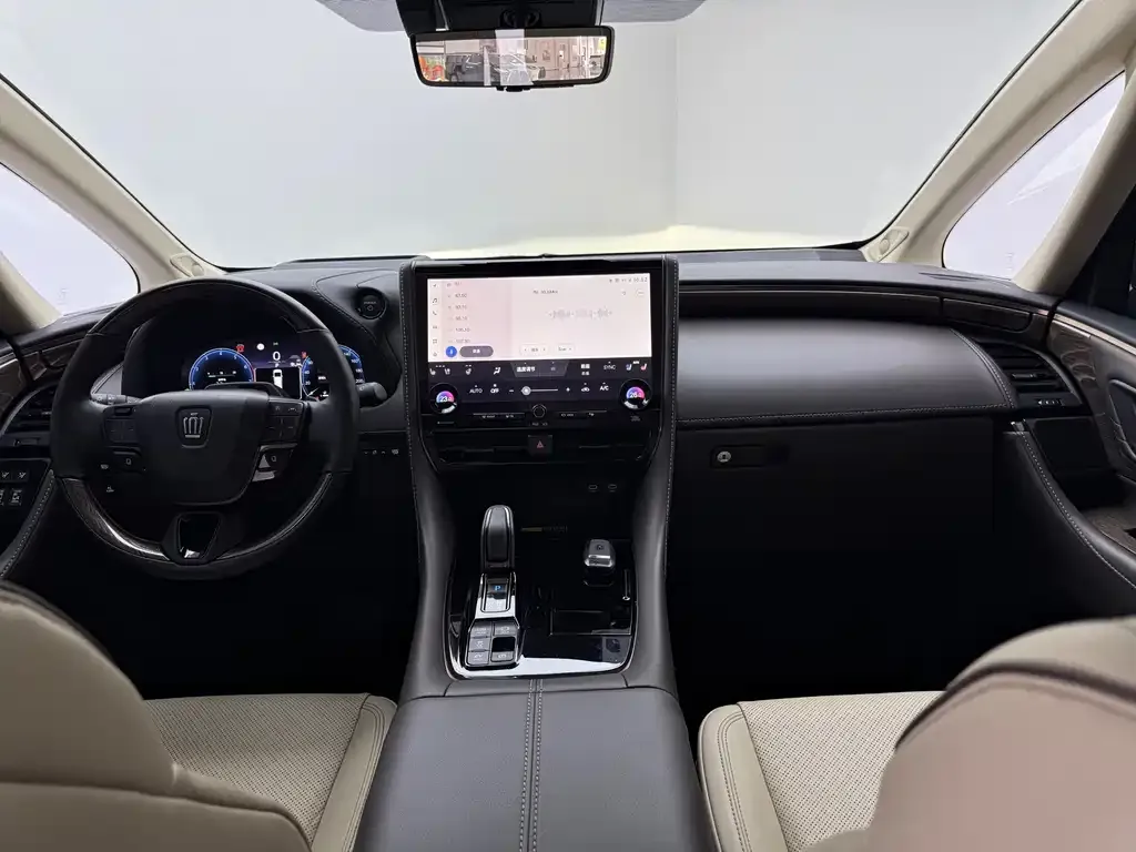 Toyota Vellfire — фото 2