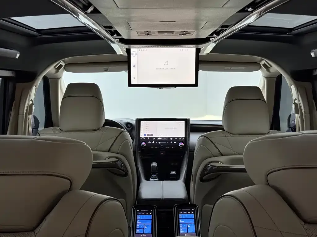 Toyota Vellfire — фото 5