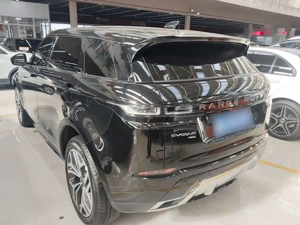 Land Rover Evoque — фото 1