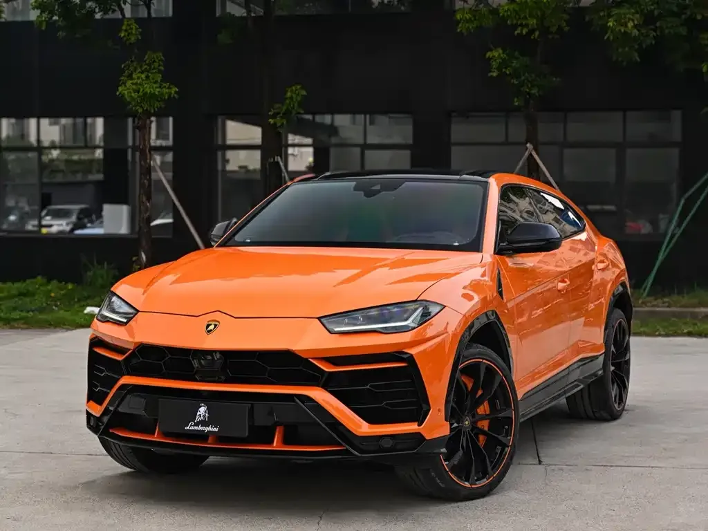 Lamborghini Urus — фото 1