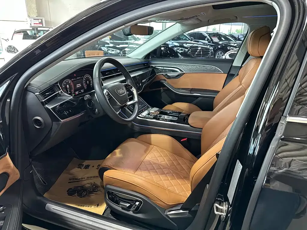 Audi A8 — фото 4