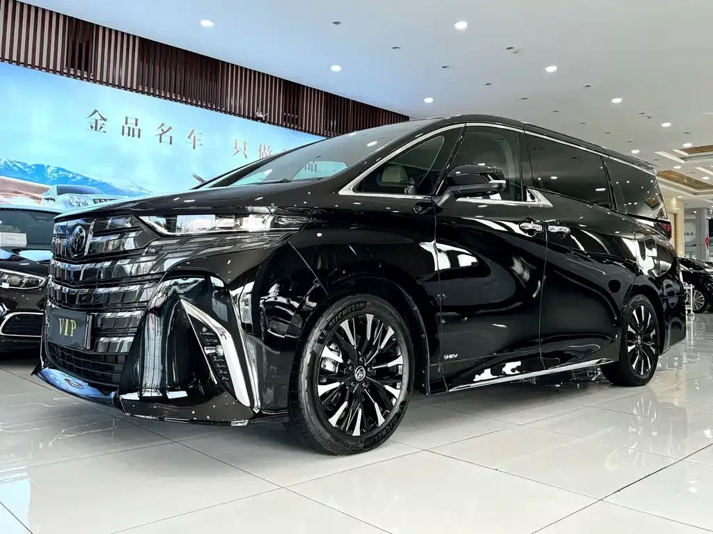 Toyota Alphard — фото 8