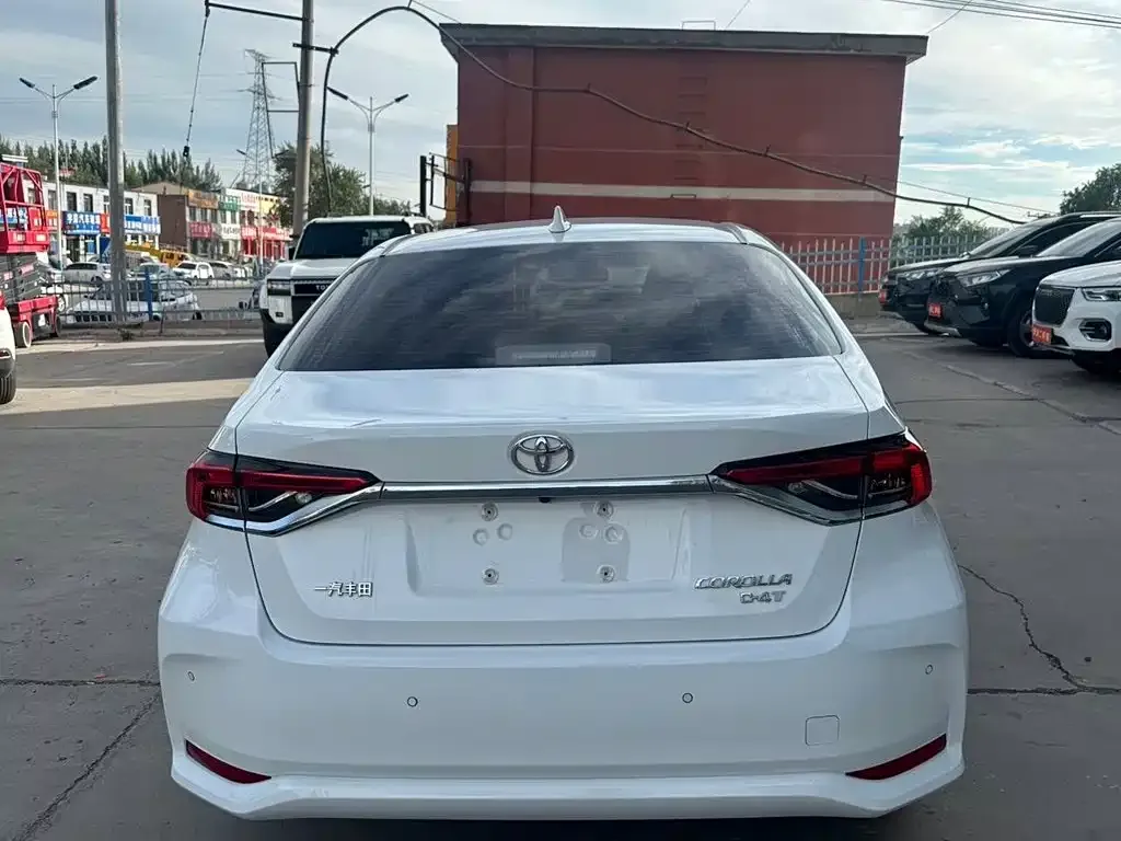 Toyota Corolla — фото 4