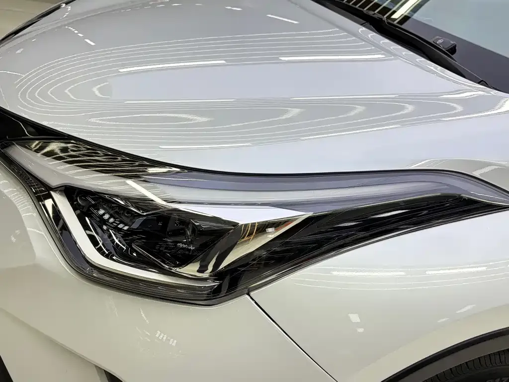 Toyota C-HR — фото 2