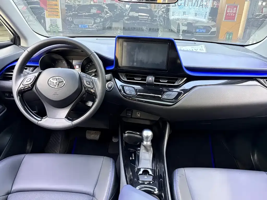Toyota C-HR — фото 5