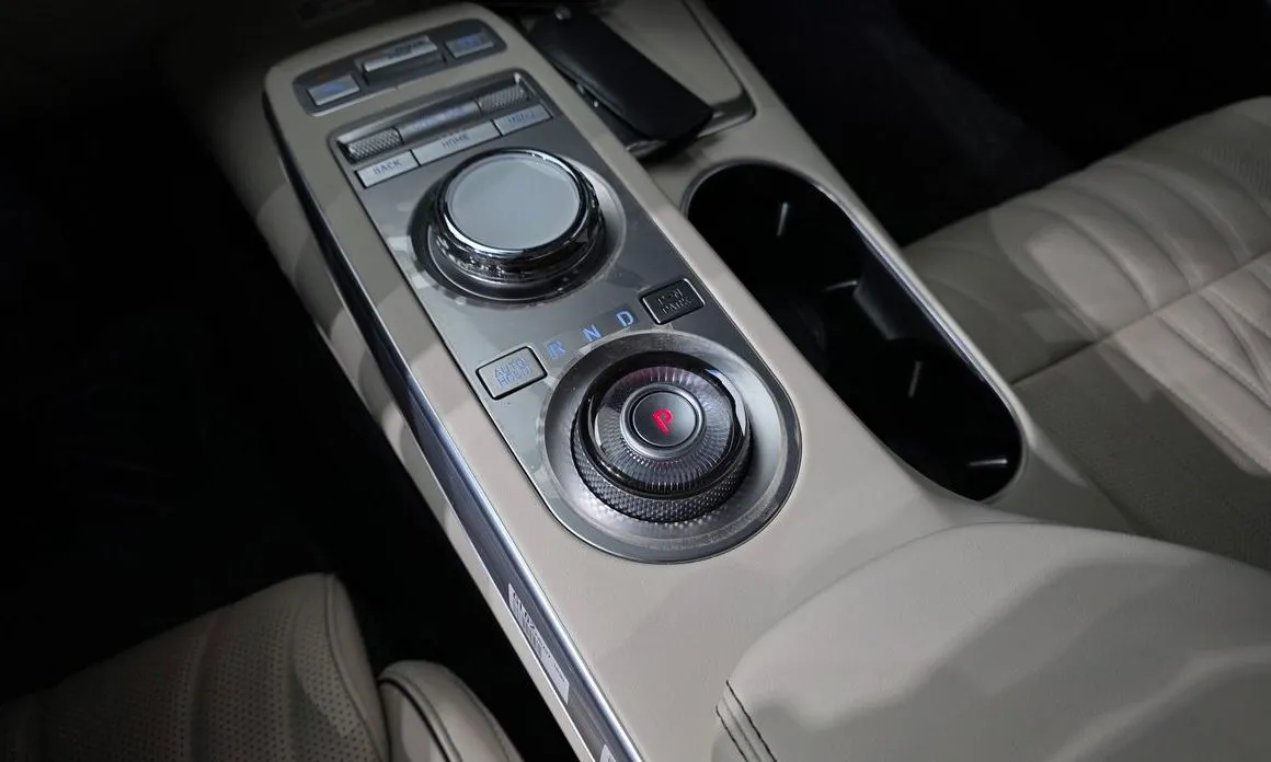 Genesis GV70 — фото 2