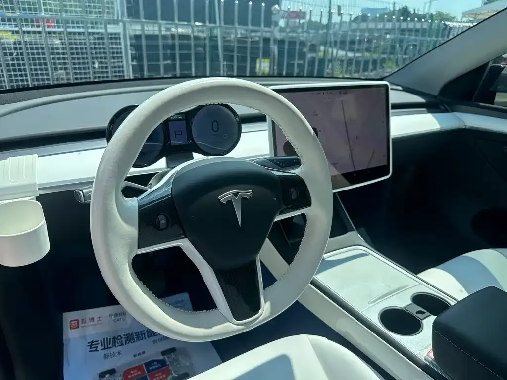 Tesla Model Y — фото 4
