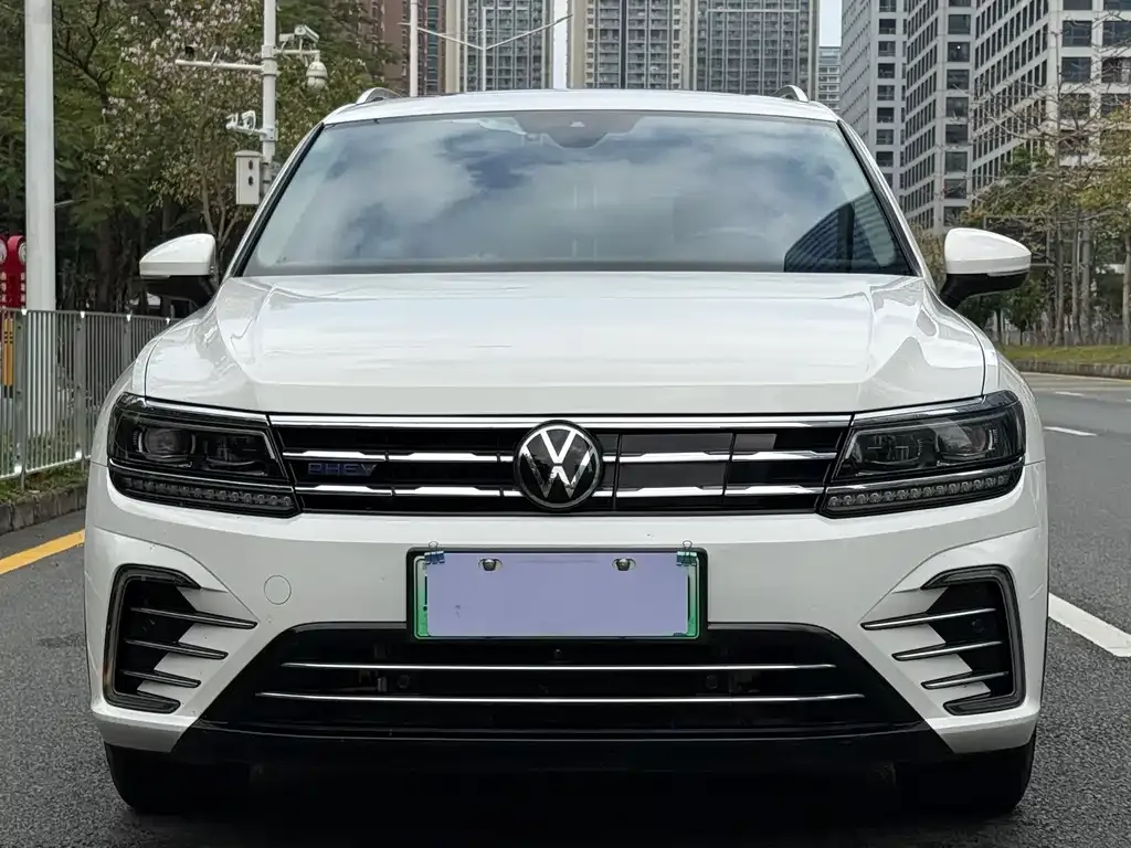 Volkswagen Tiguan L PHEV — фото 5