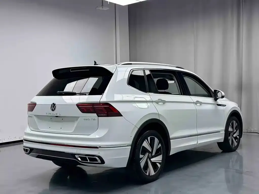 Volkswagen Tiguan L — фото 3