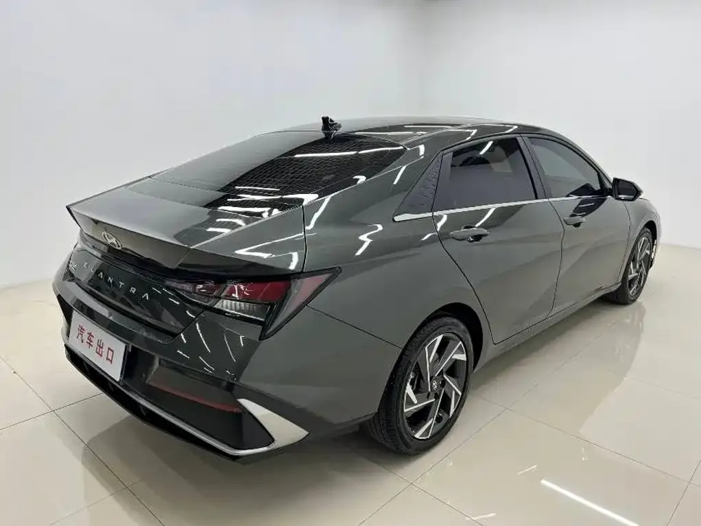 Hyundai Elantra — фото 9