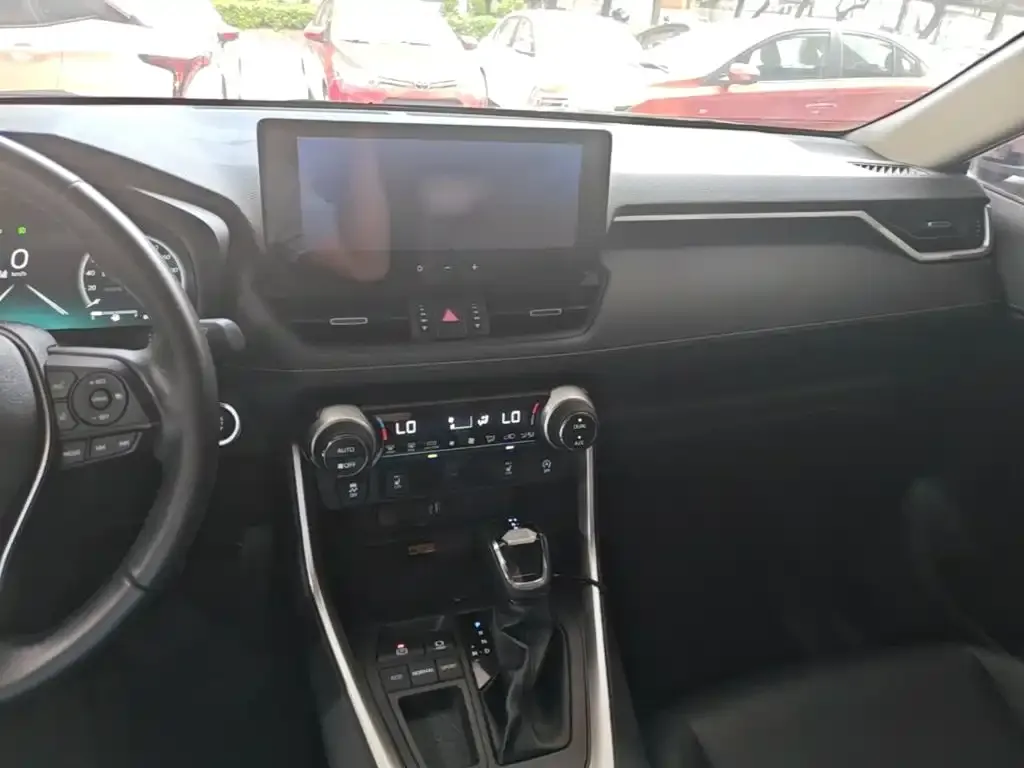 Toyota RAV4 — фото 2