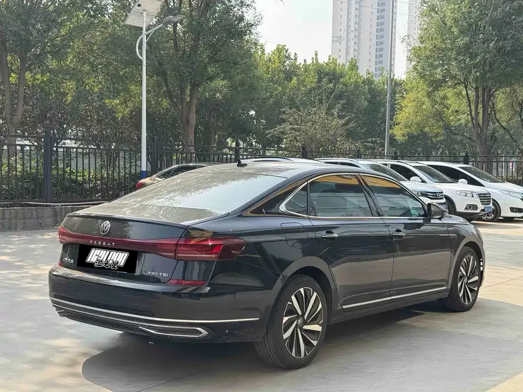 Volkswagen Passat — фото 6