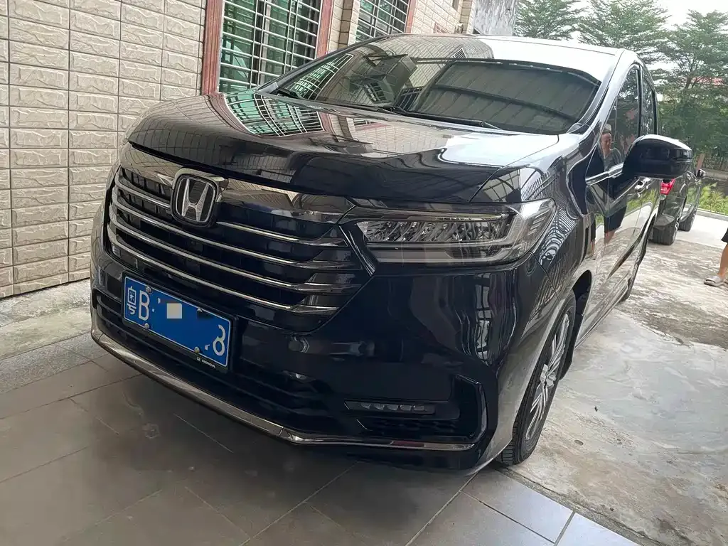 Honda Odyssey — фото 1