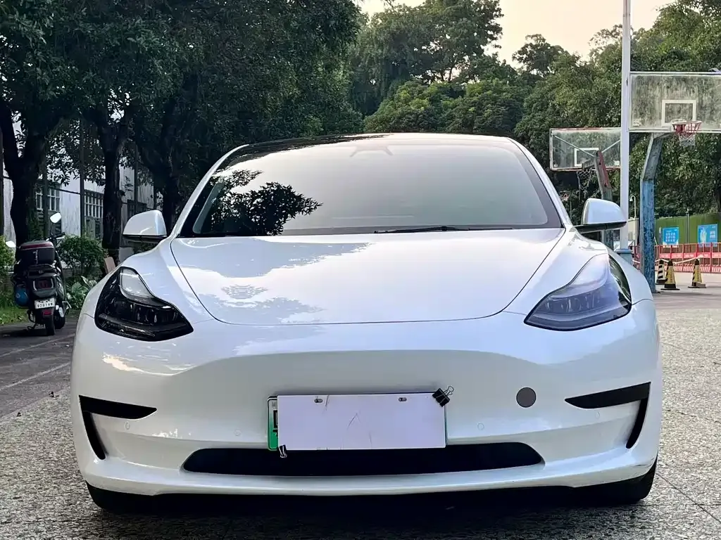 Tesla Model 3 — фото 7