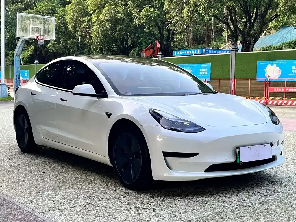 Tesla Model 3 — фото 8