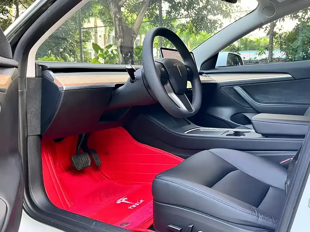 Tesla Model 3 — фото 6
