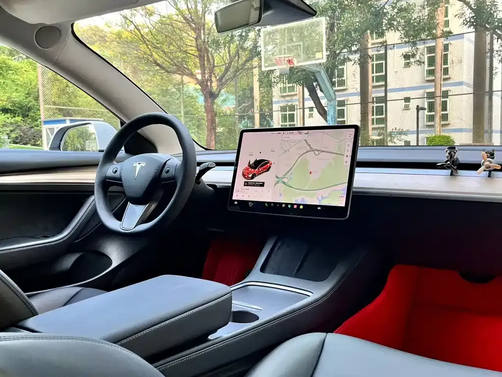 Tesla Model 3 — фото 2