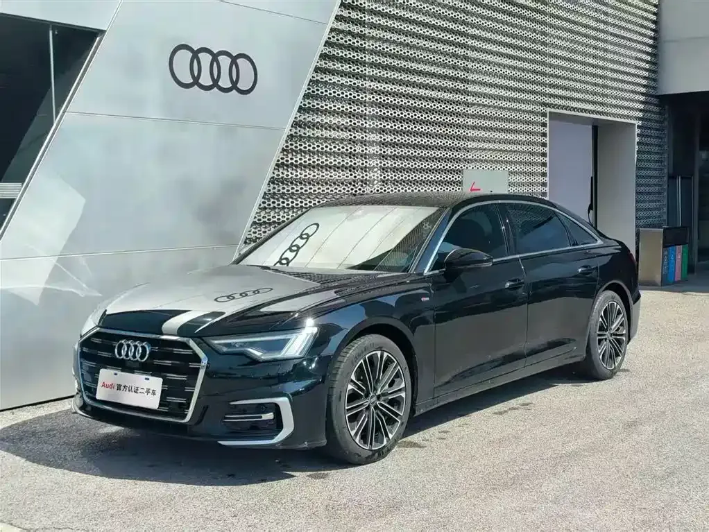 Audi A6L — фото 1