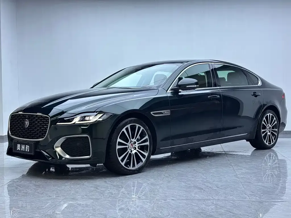 Jaguar XFL — фото 1
