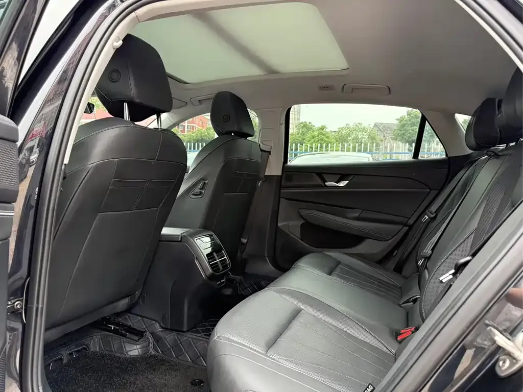 Volkswagen Passat — фото 4