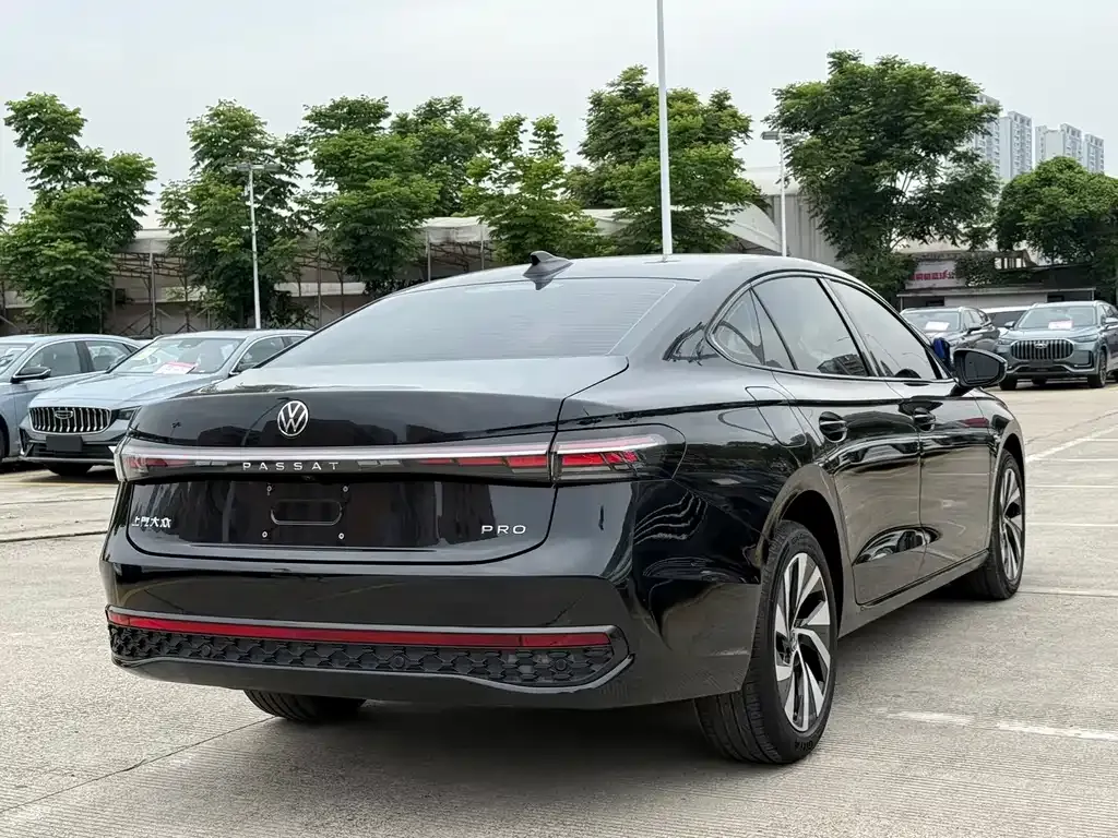 Volkswagen Passat — фото 6
