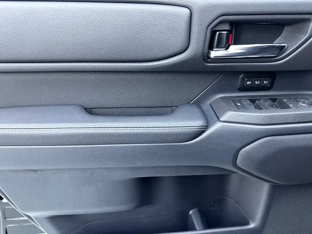 Toyota Prado — фото 10