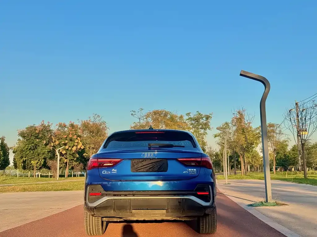 Audi Q3 Sportback — фото 9