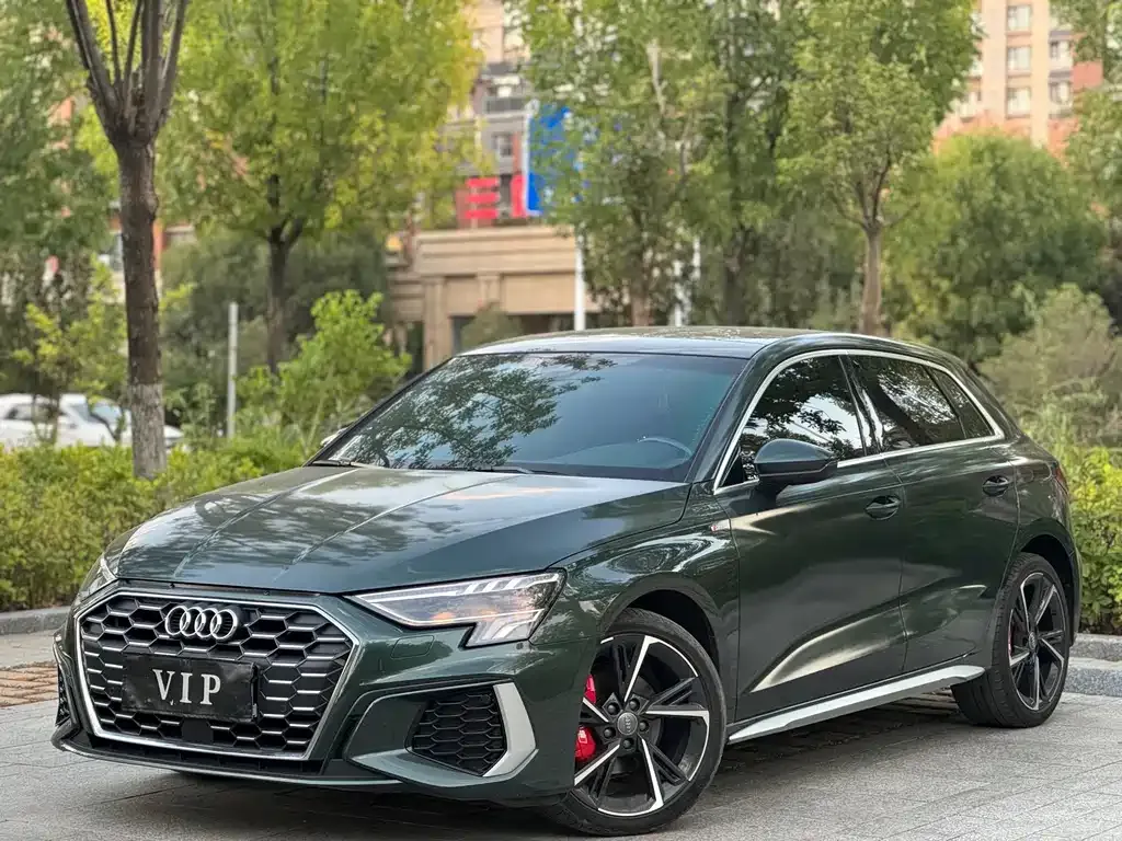 Audi A3 — фото 1