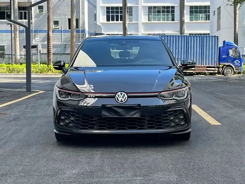 Volkswagen Golf GTI — фото 10