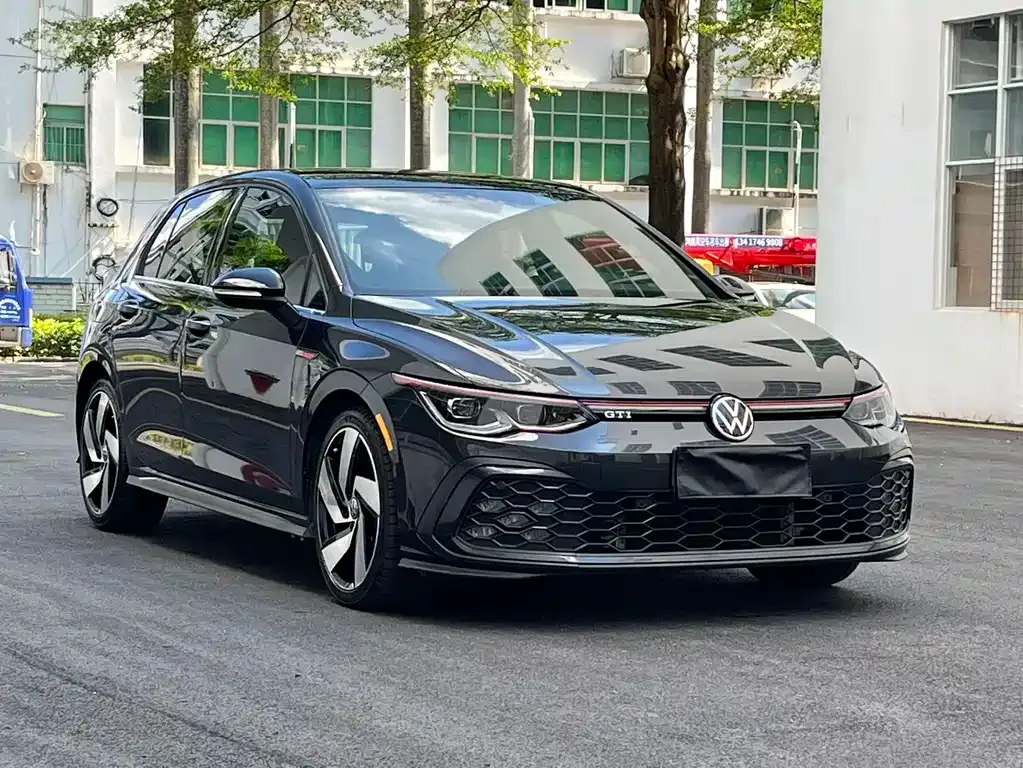Volkswagen Golf GTI — фото 9