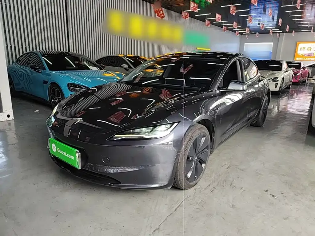 Tesla Model 3 — фото 1