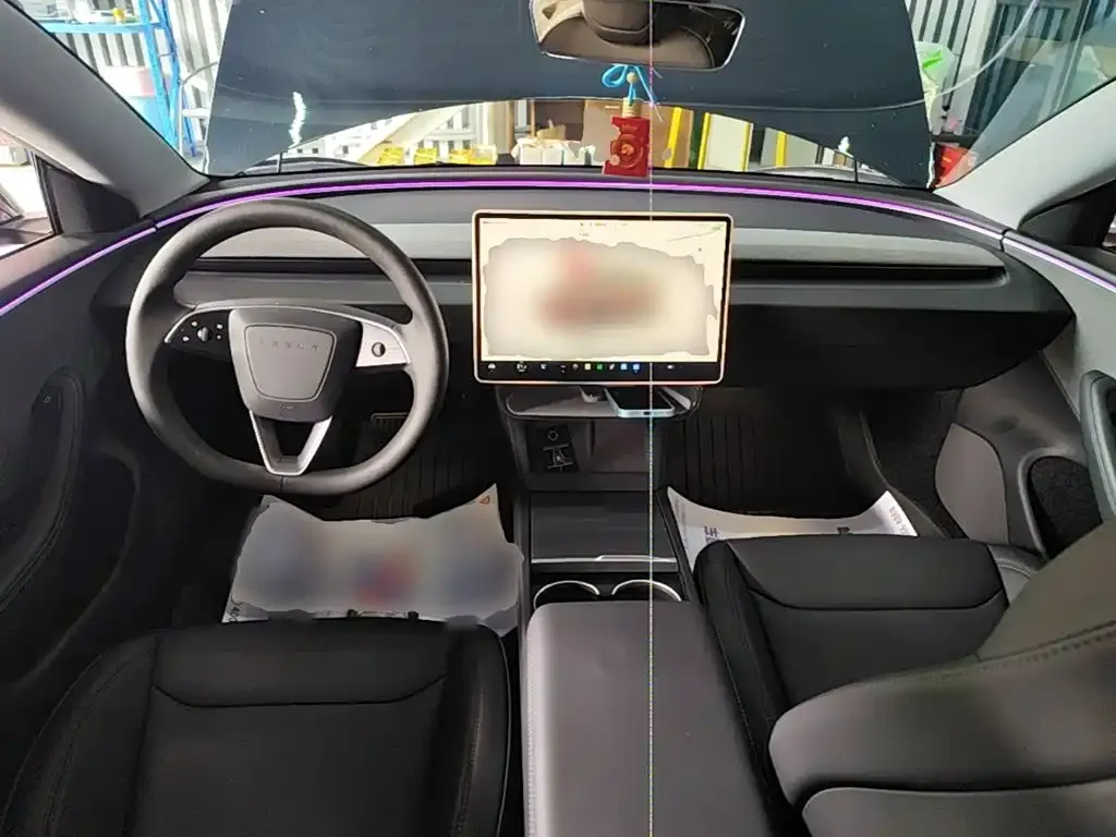 Tesla Model 3 — фото 9