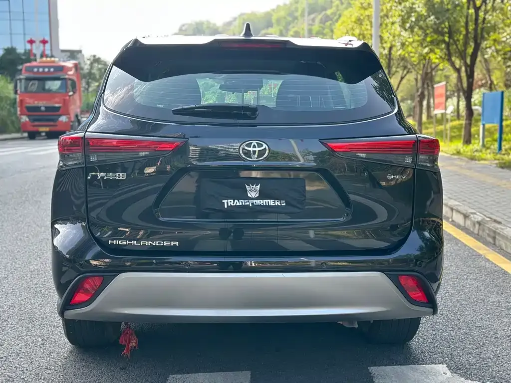 Toyota Highlander — фото 2