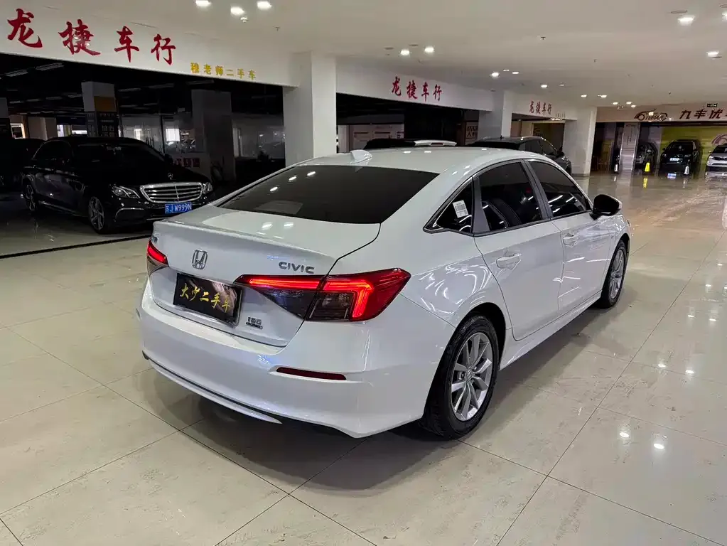 Honda Civic — фото 3