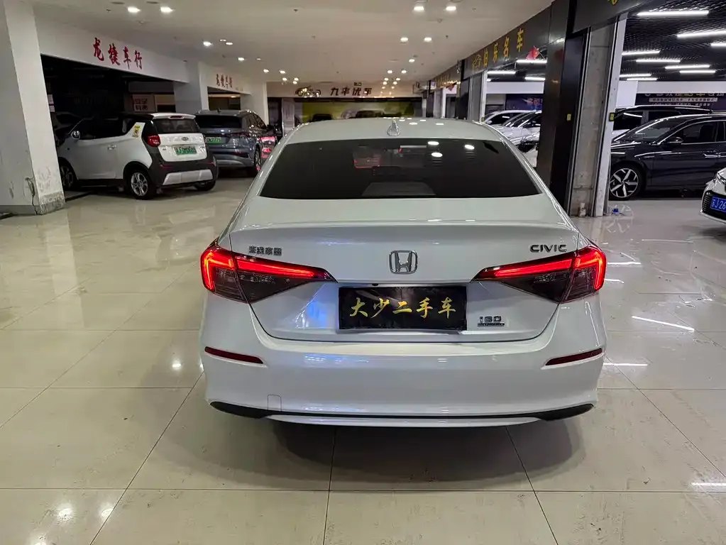 Honda Civic — фото 10