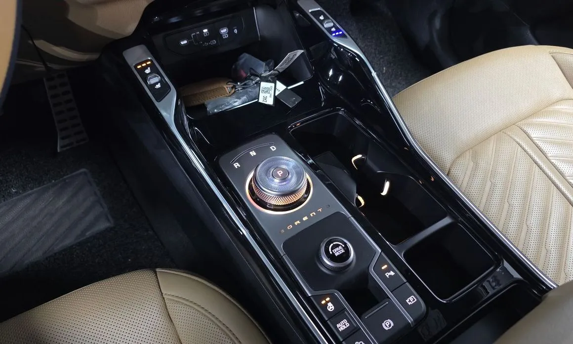 Kia Sorento — фото 8