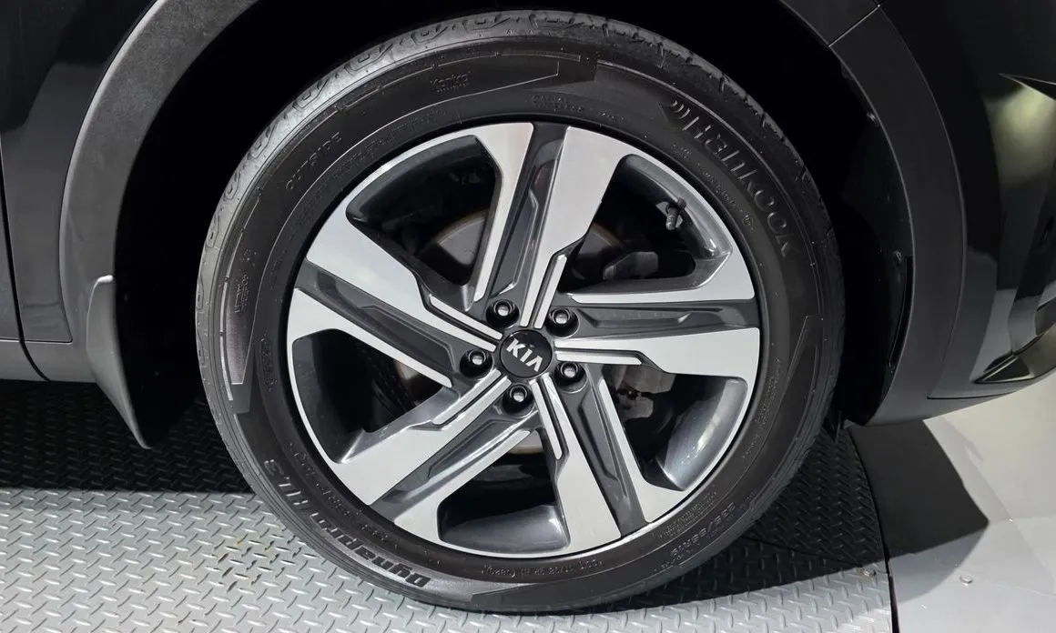 Kia Sorento — фото 8