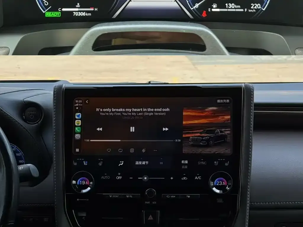 Toyota Alphard — фото 2